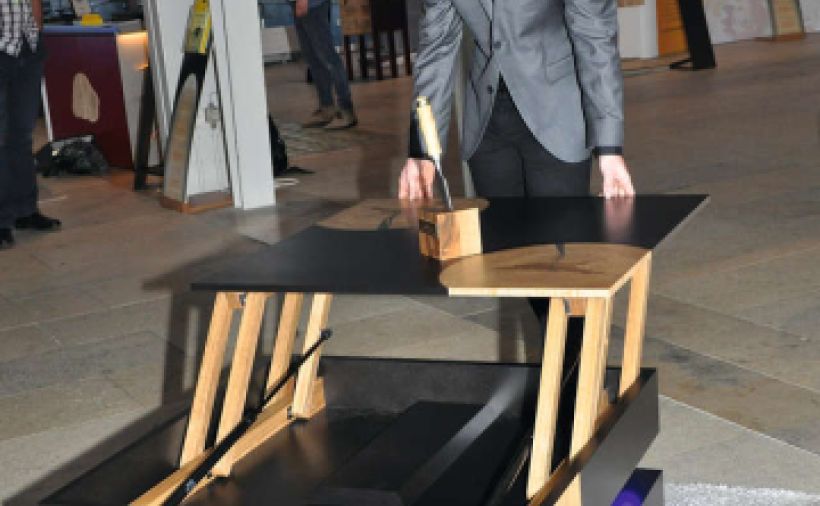 Ein Salontisch zum Klappen