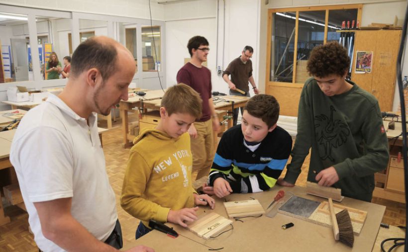 Schreiner und Maschine