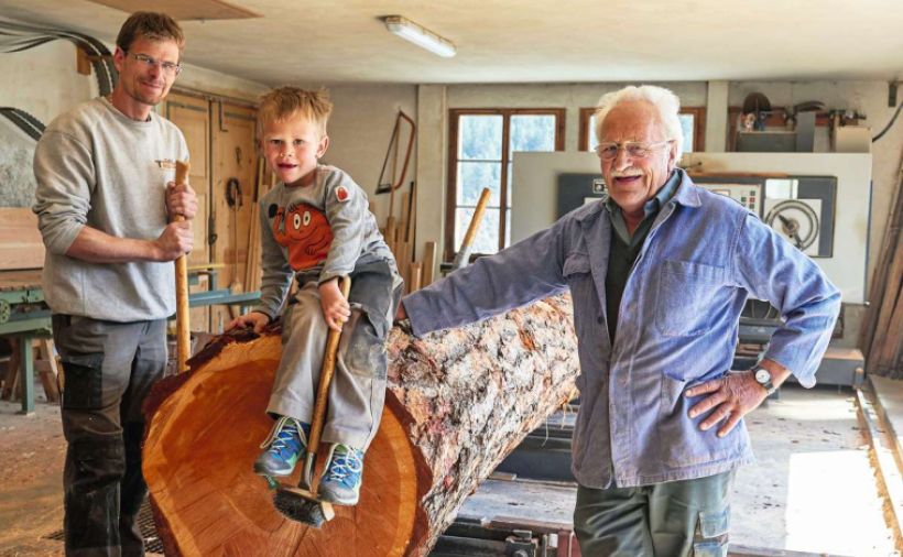 Berghilfe hilft Schreinern über den Berg