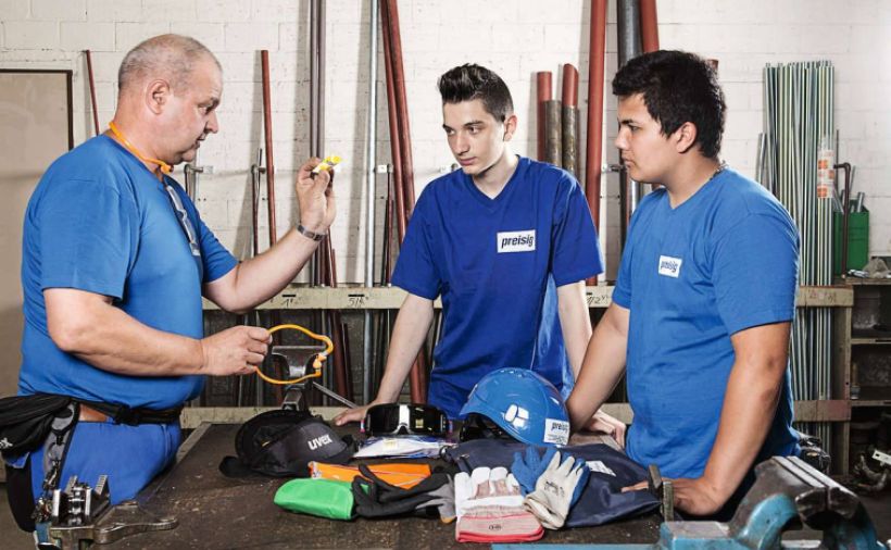 Betrieb zahlt die Schutzausrüstung