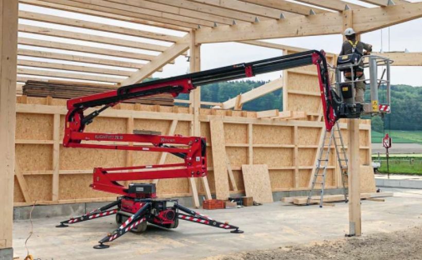 Kompakte Arbeitsbühne mit Reichweite