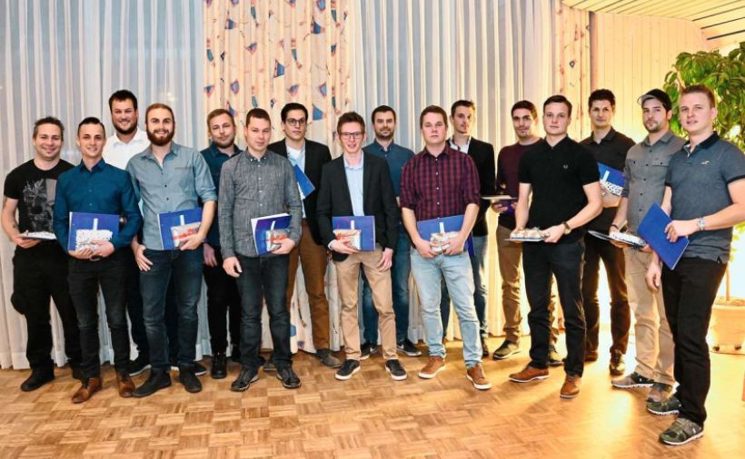 17 erfolgreiche Fertigungsspezialisten