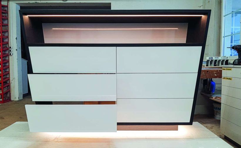 Von drei Seiten schräg