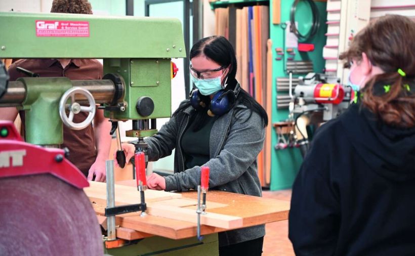 Sägen, schleifen und ölen