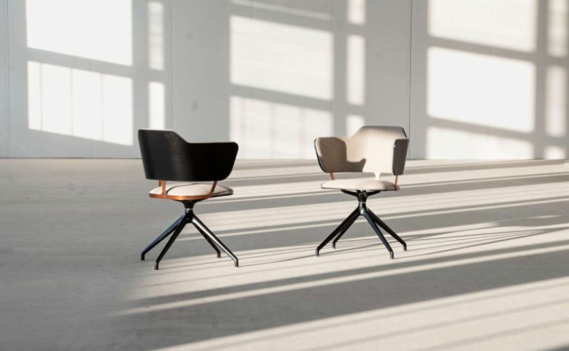 Besprechungsstuhl mit Kreuzfuss