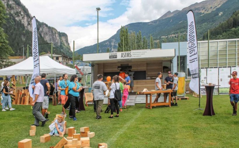 «L'uomo che fa» alla festa del legno