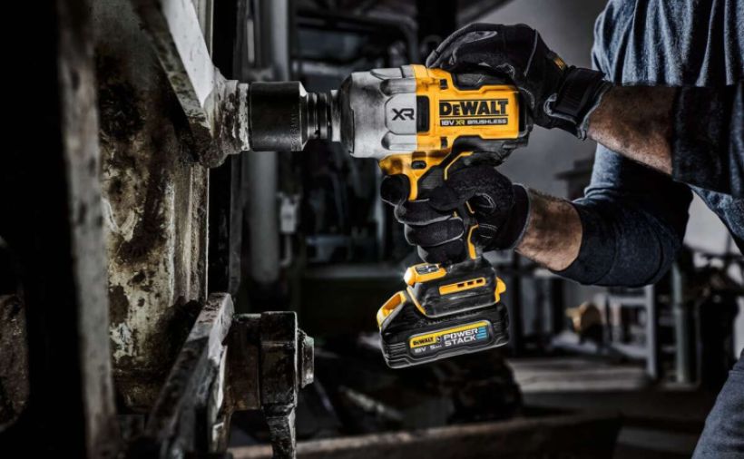 Pure Kraft beim Schrauben