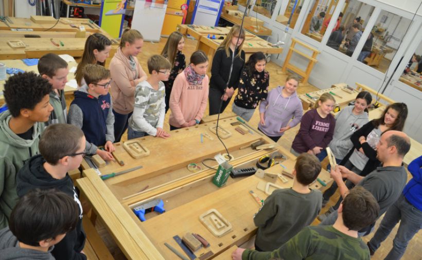 Auf Tuchfühlung mit dem Schreinerberuf