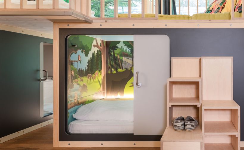 In der Kapsel durch die Nacht