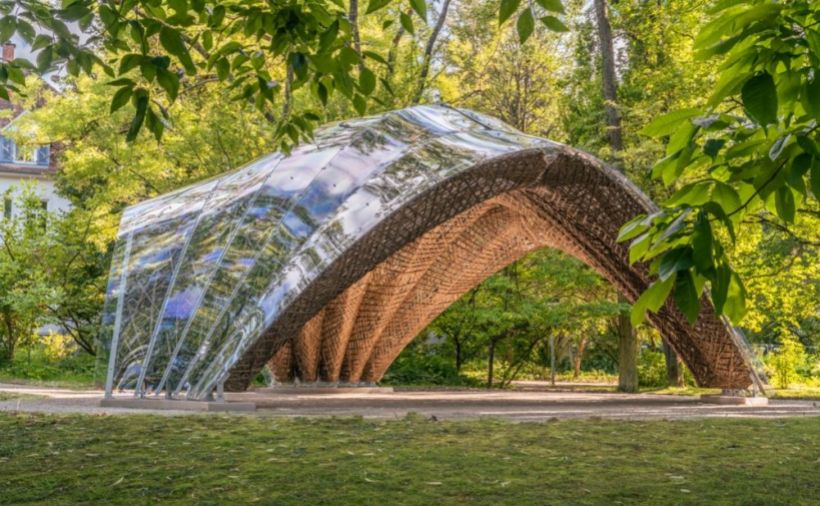 Ein gewölbtes Dach aus Flachs